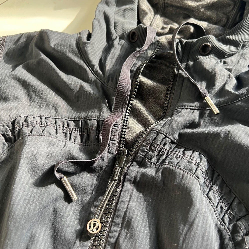 lululemon athletica Black Hooded Zip-Up Jacket - Picture 8 of 12
